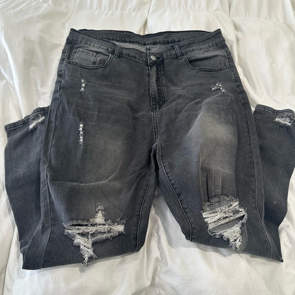 SHEIN Distressed Black Boyfriend Jeans - Picture 1 of 5
